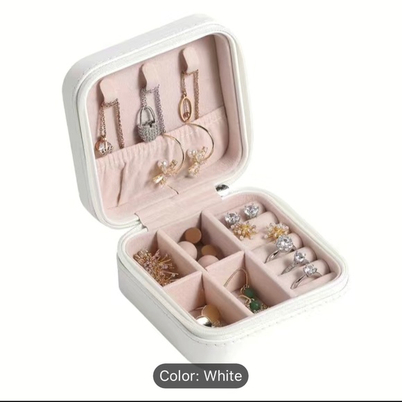 One Personalized Christmas White or Green Small Jewelry Box - Picture 5 of 5